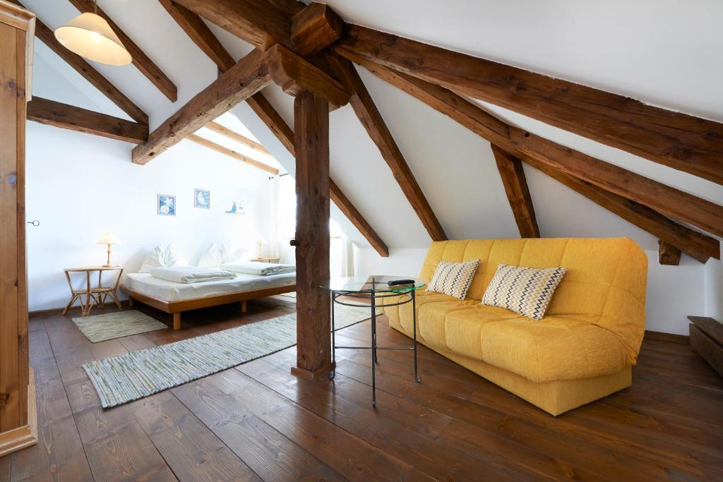 Hotelchen Doellacher Dorfwirtshaus Grosskirchheim Room photo