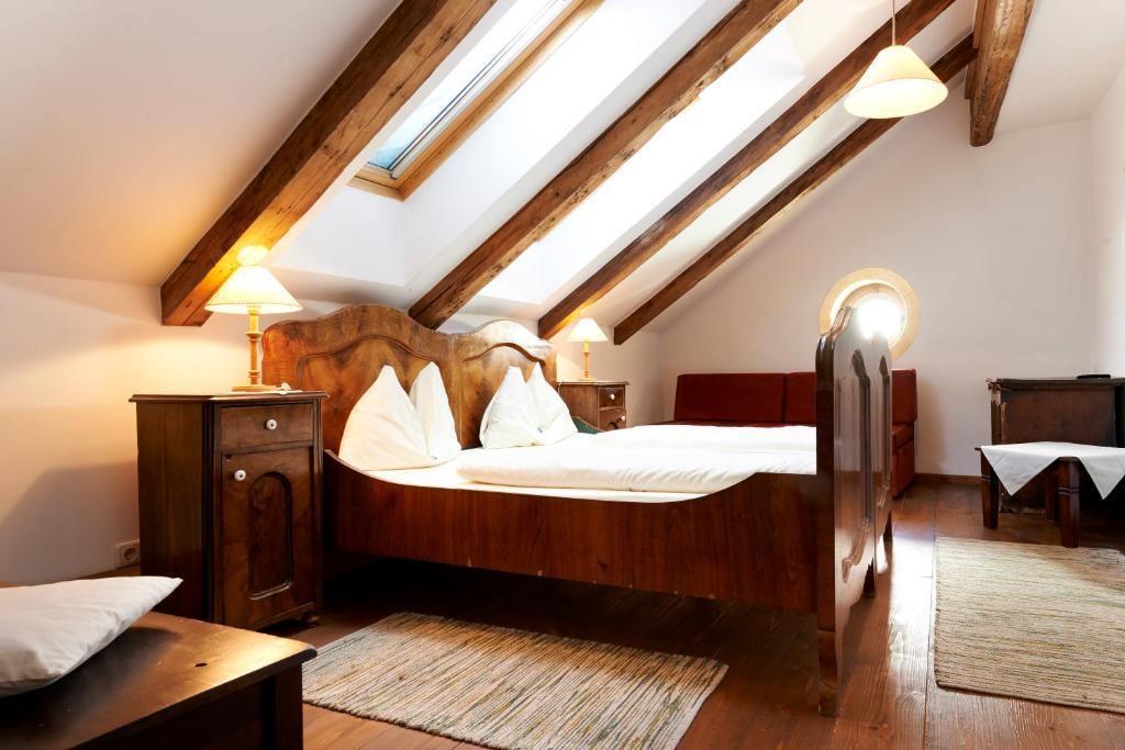 Hotelchen Doellacher Dorfwirtshaus Grosskirchheim Room photo